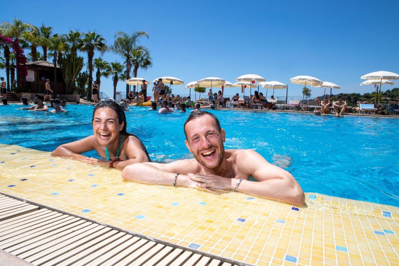 Hotel Olimpo Le Terrazze Летояни Екстериор снимка