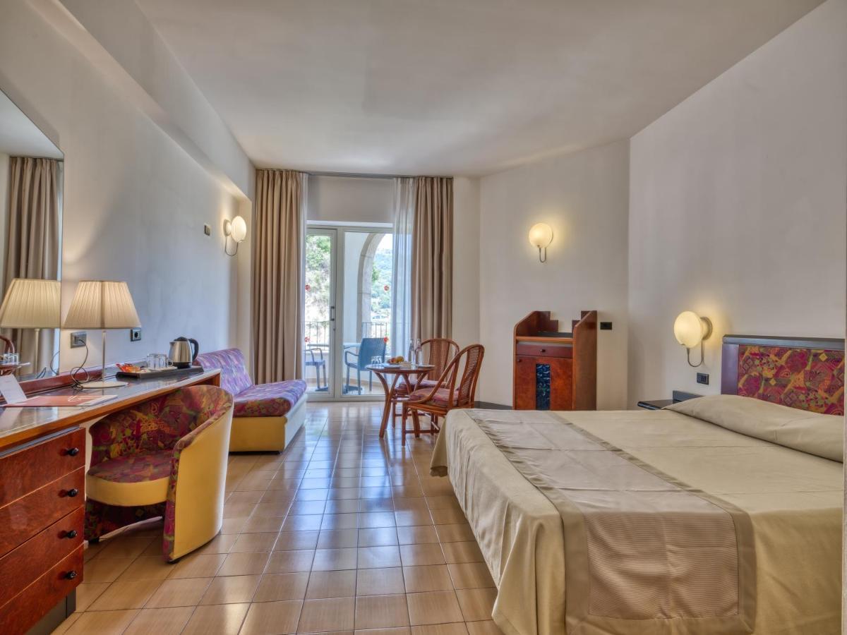 Hotel Olimpo Le Terrazze Летояни Екстериор снимка