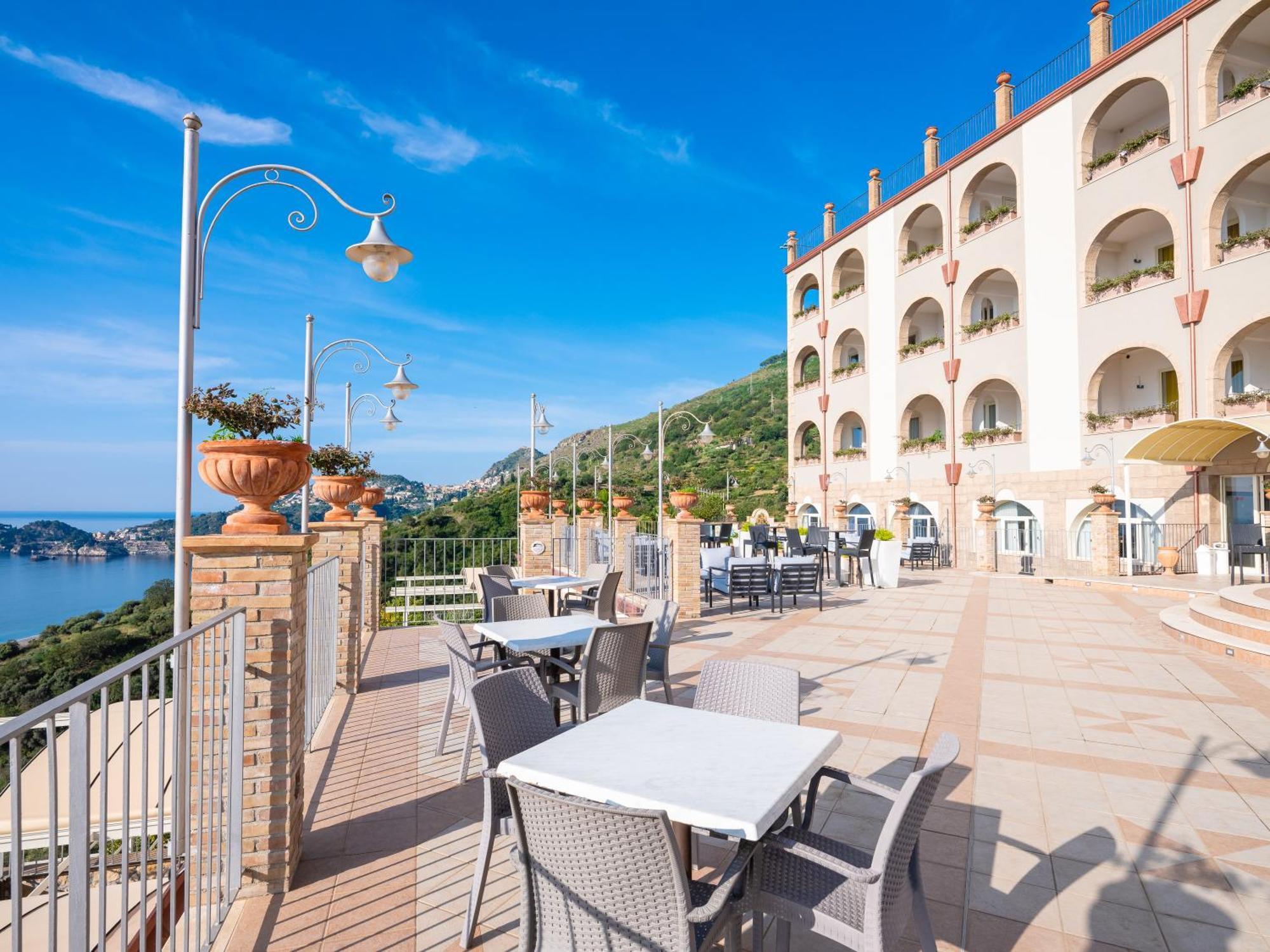 Hotel Olimpo Le Terrazze Летояни Екстериор снимка